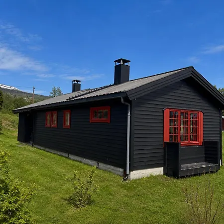 Cosy Family Cabin Five Minutes From Geilo Town Centre بيت للعطل *