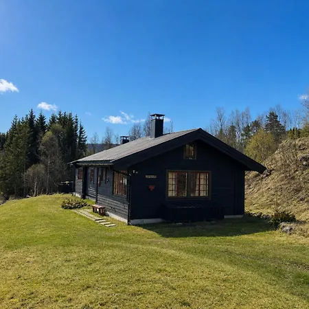 Cosy Family Cabin Five Minutes From Geilo Town Centre بيت للعطل يالو